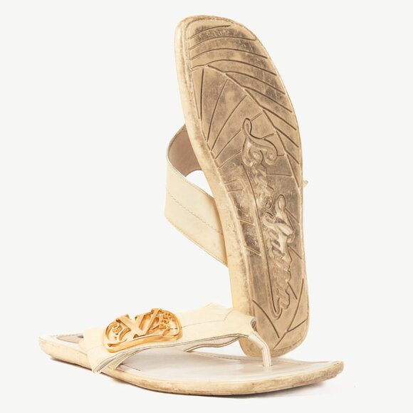 Louis Vuitton Zoé Blanc Patent-Leather LV Flat Thong Sandals - Picture 5 of 10